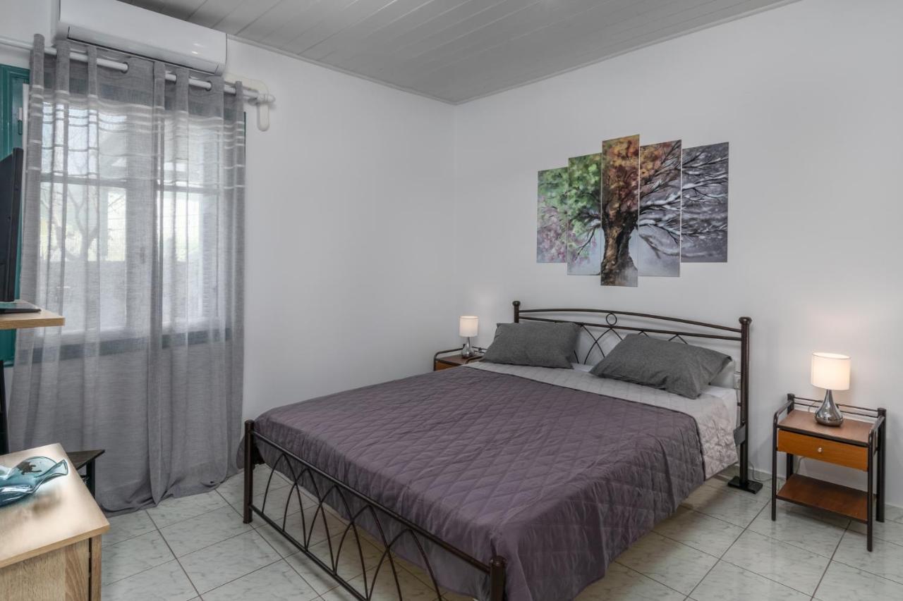 Wood And Stone Apartment Adamantas  Luaran gambar